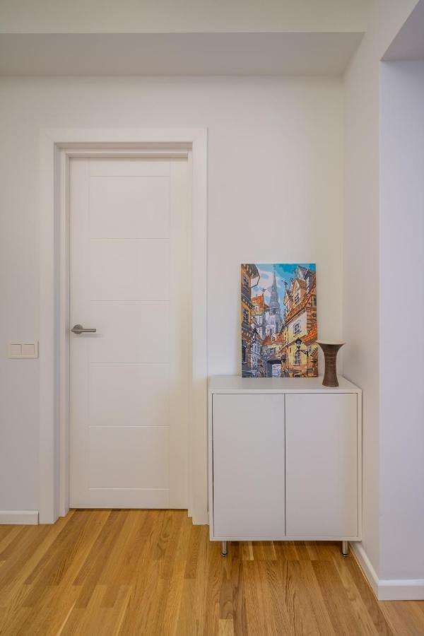 1-Bedroom Penthouse With Underground Parking Riga Kültér fotó