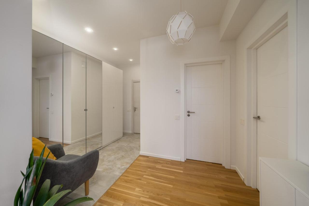 1-Bedroom Penthouse With Underground Parking Riga Kültér fotó